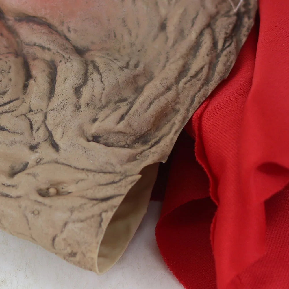 •Masque en latex de grand-mère fumeuse
•Très réaliste et effrayan