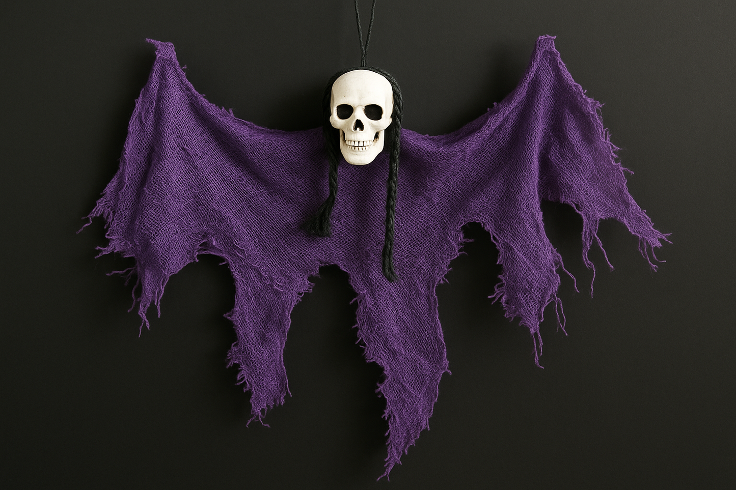 Fantôme Violet avec Tissu Déchiqueté